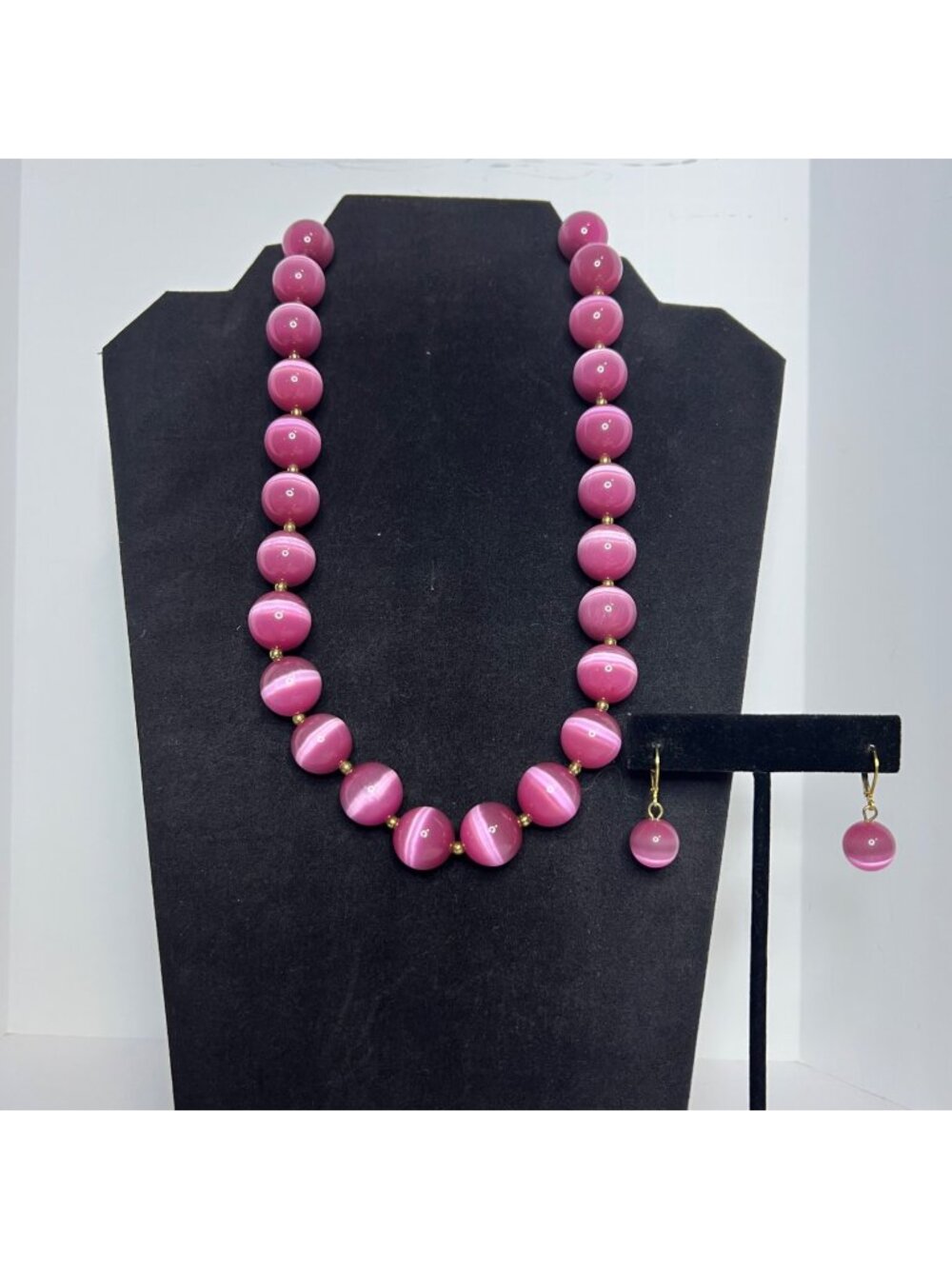 Pink Cats Eye Bead Necklace With Gold Tone Accents And Matching Earrings (6395)